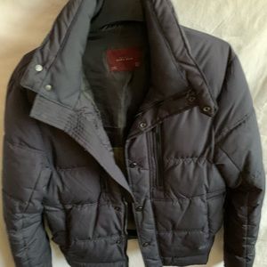 Men’s black puffer jacket